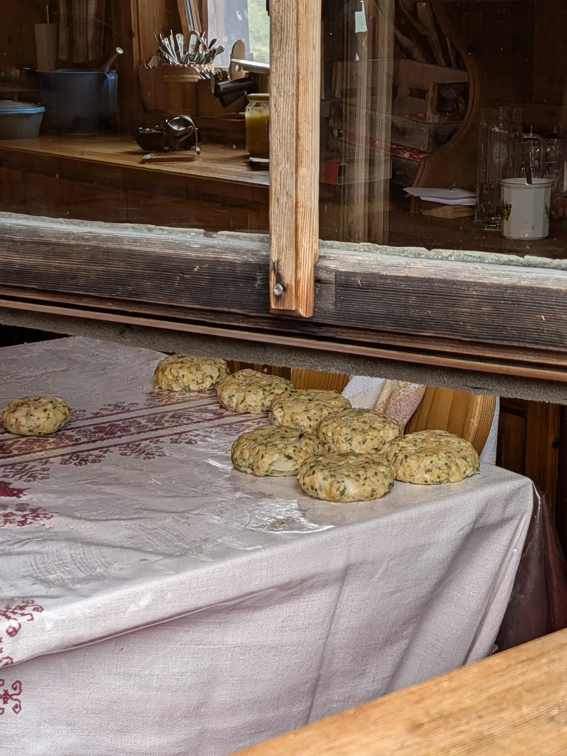 Homemade Kasnudeln served hot at Tonimörtlhütte.
